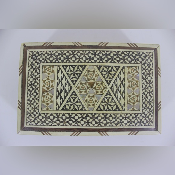 Vintage Mother of Pearl and Bone Inlay Box, Hinged Lid Wood Box, Brown Wood - Picture 2 of 10